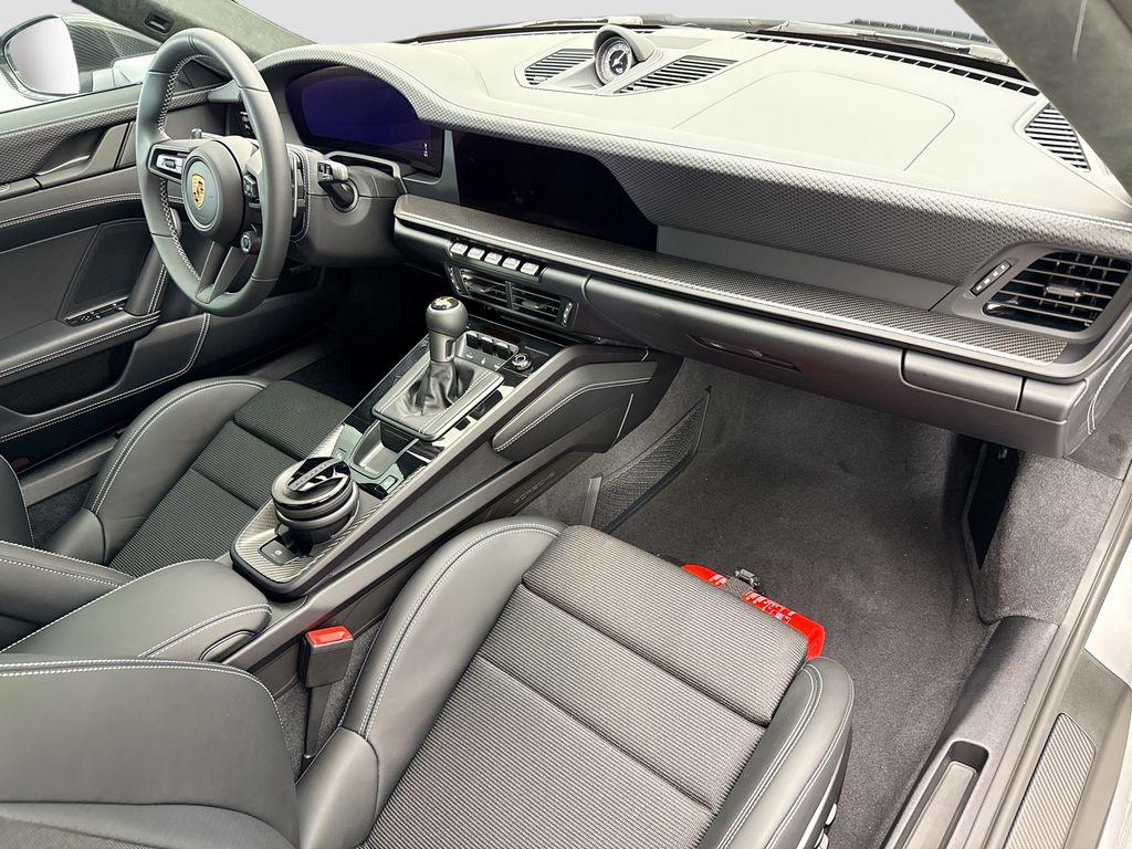 Thumbnail: 2026 Porsche 911 - 20