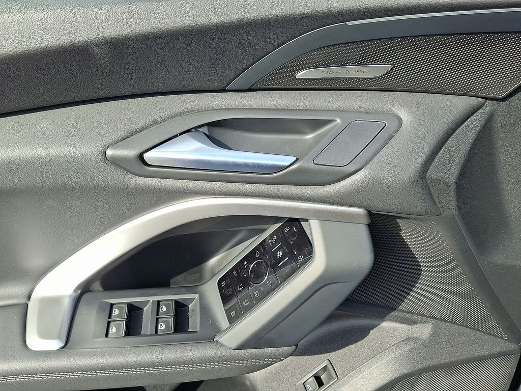 Thumbnail: 2026 Audi Q5 - 9