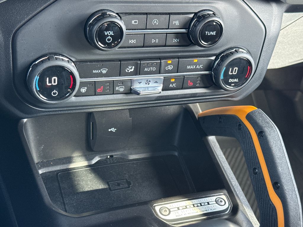 Used 2021 Gray Ford Badlands image 23