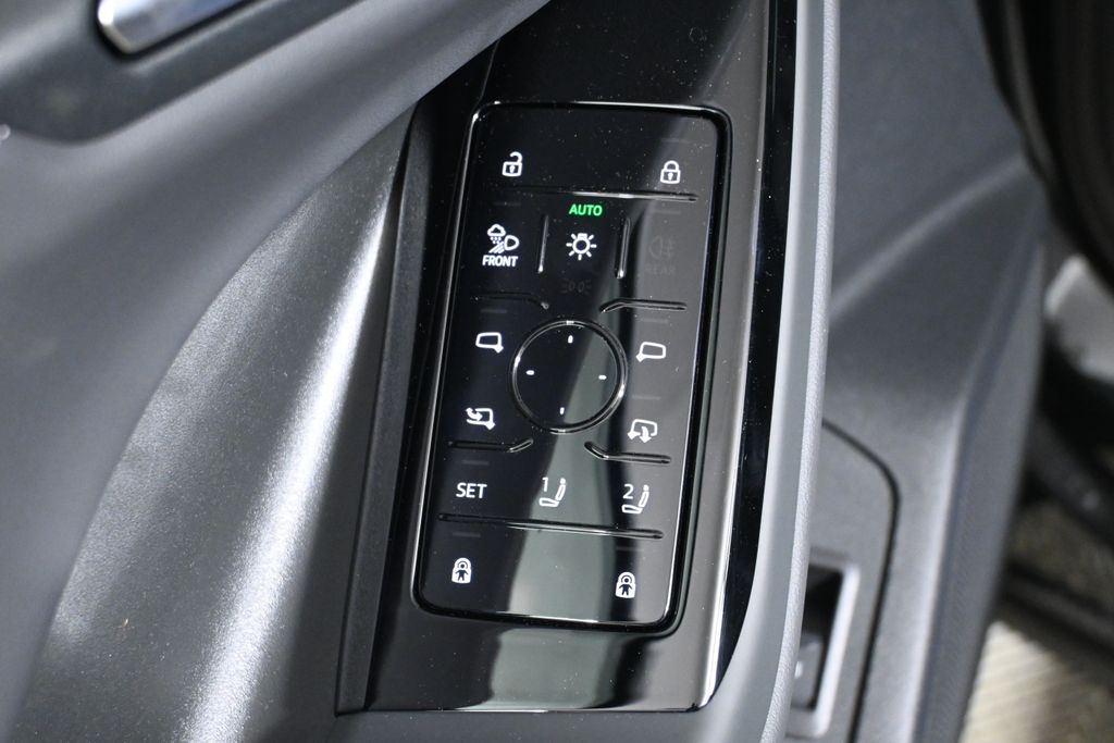 2025 Audi e-tron Premium 23