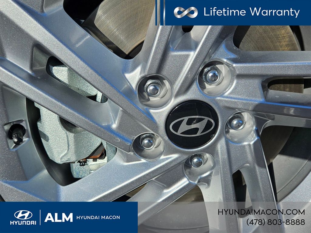 New 2026 Gray Hyundai SE FWD image 21