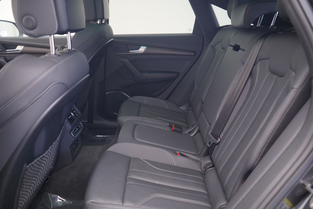 Thumbnail: 2024 Audi Q5 - 7