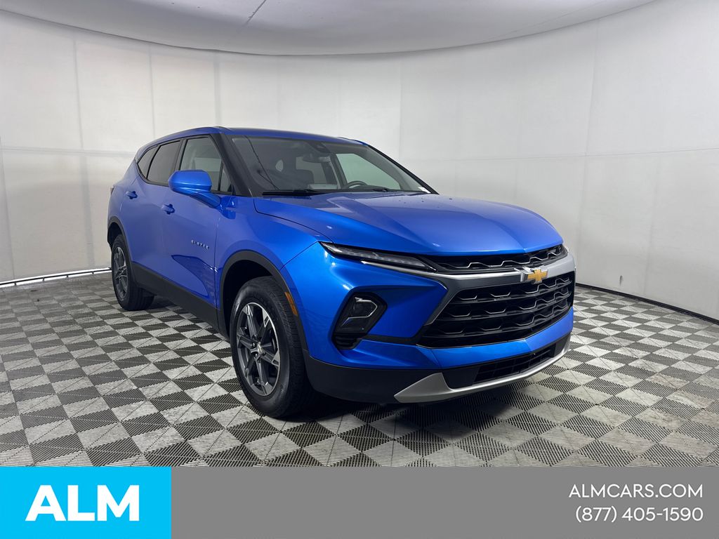 Used 2025 Blue Chevrolet LT image 4