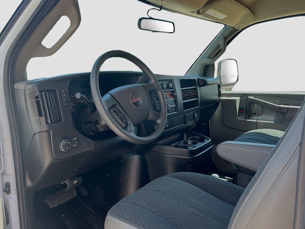 Used 2025 White GMC Work Van image 21