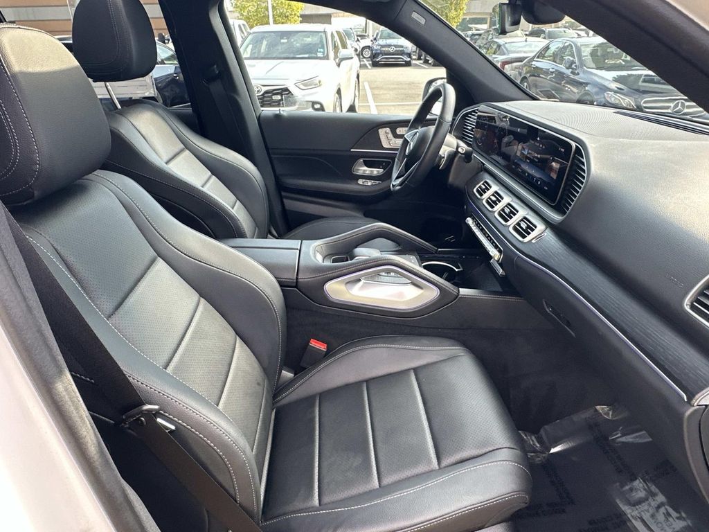 Thumbnail: 2026 Mercedes-Benz GLE - 11