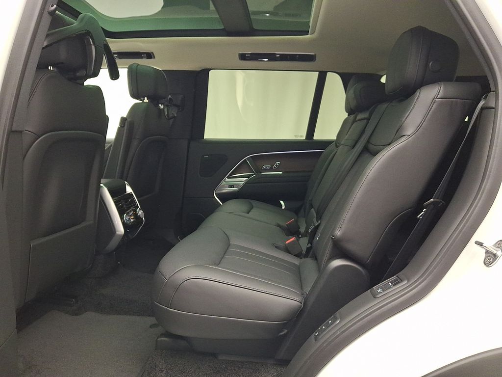 Thumbnail: 2026 Land Rover Range Rover - 6