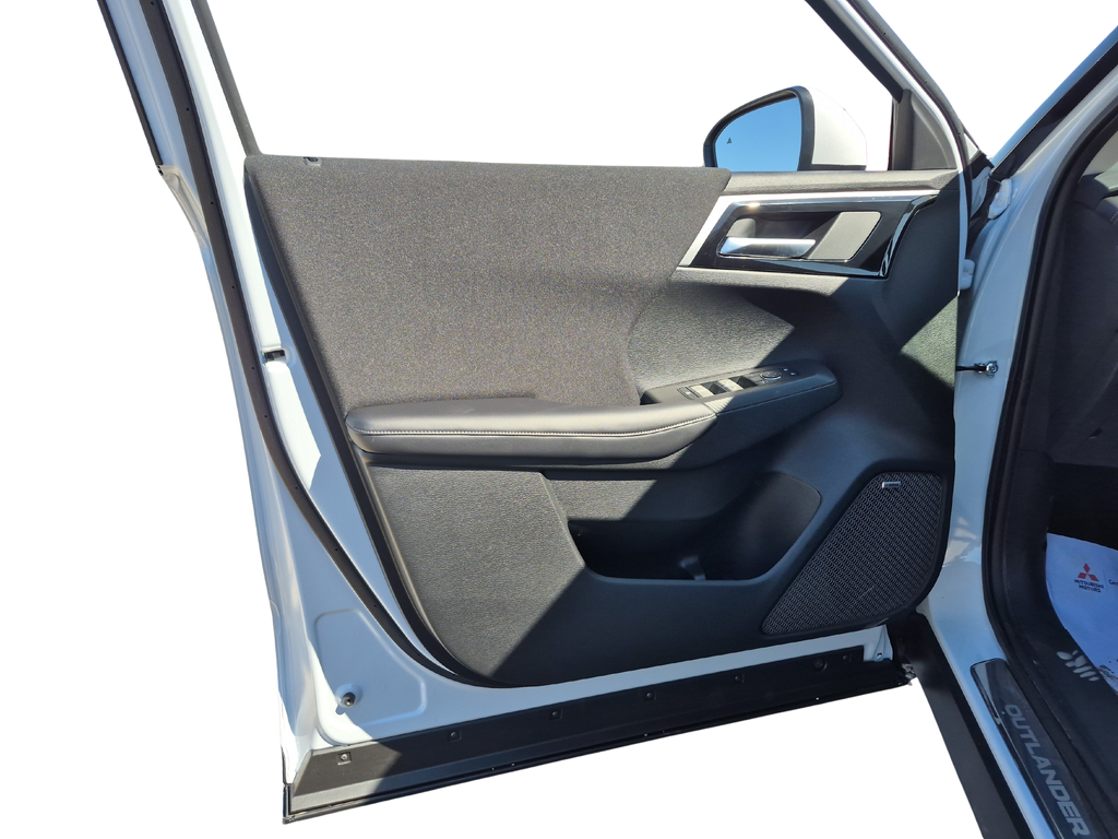 2026 Mitsubishi Outlander ES White at Big Star Chrysler Jeep Dodge Ram 
