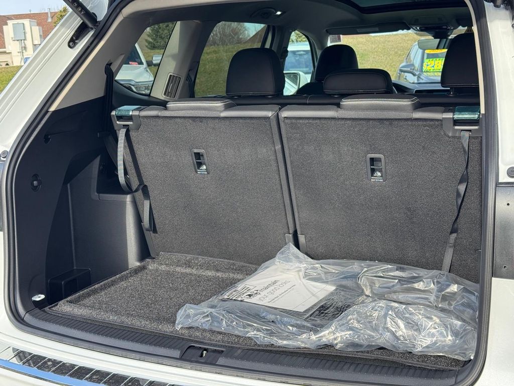 New 2026 Opal White Pearl Volkswagen 2.0T SEL image 5
