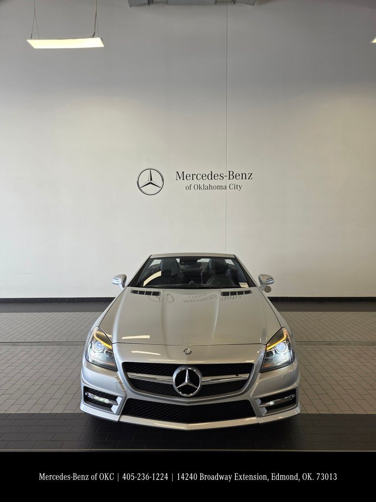 Iridium Silver Metallic 2015 Mercedes-Benz SLK 350 Convertible Rear-Wheel Drive 7-Speed Automatic