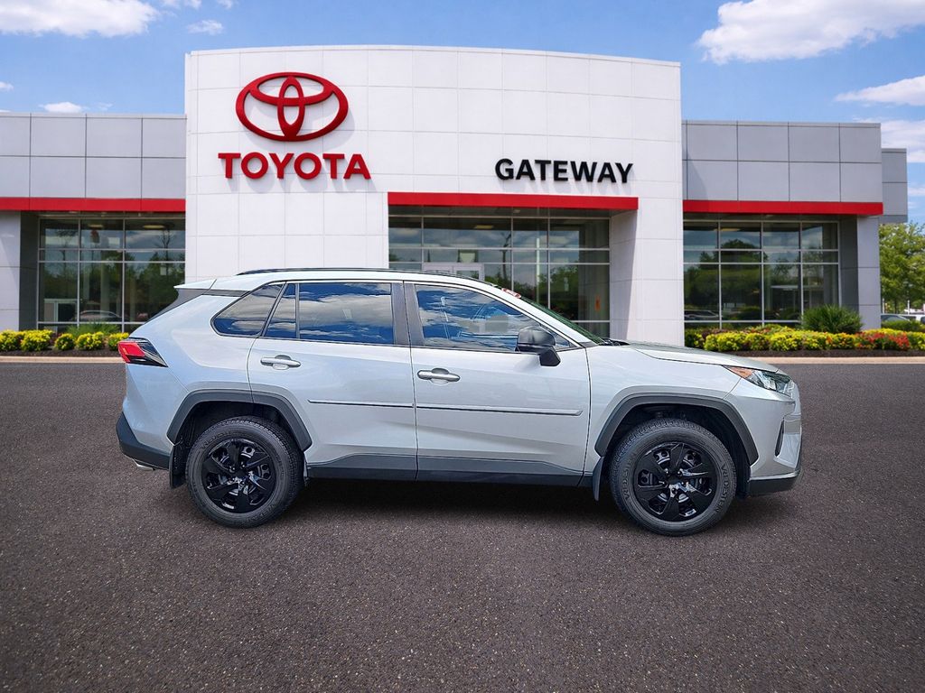Thumbnail: 2020 Toyota RAV4 - 4