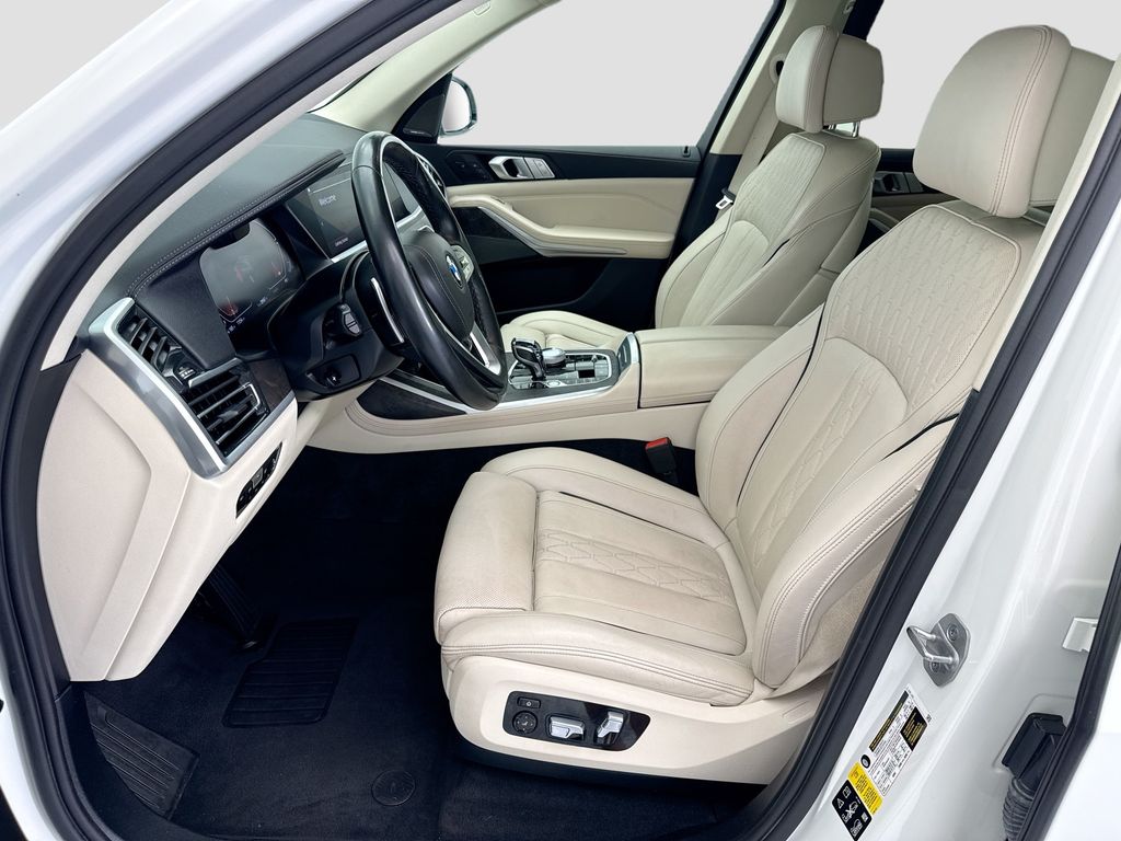 Thumbnail: 2021 BMW X7 - 18