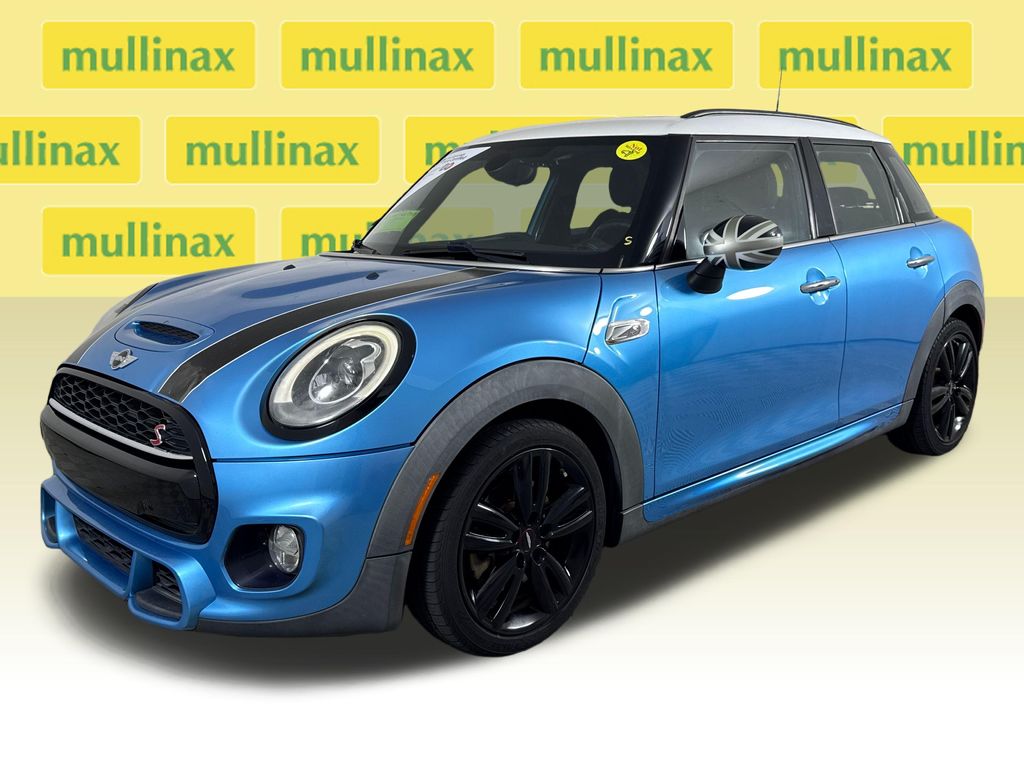 Certified Used 2018 Blue MINI Base image 15