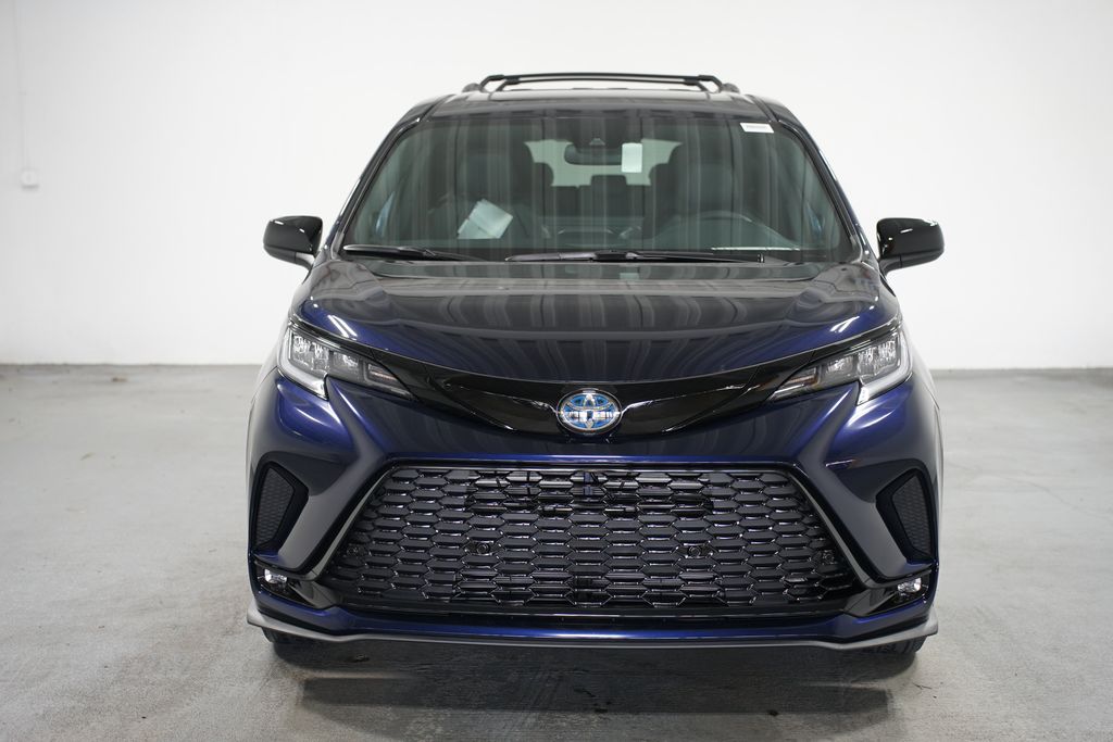 2025 Toyota Sienna XSE 2