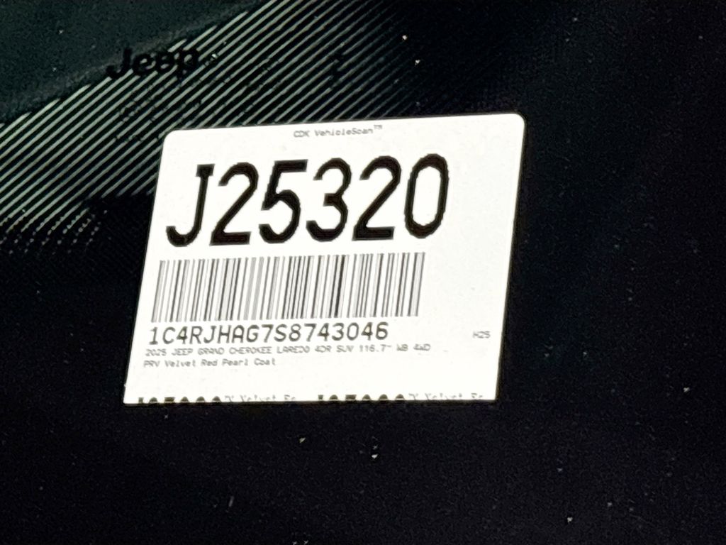 2025 Jeep Grand Cherokee Laredo