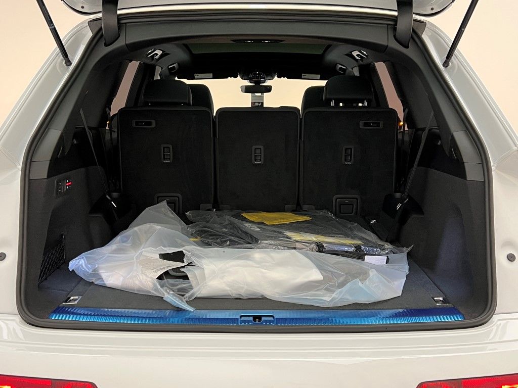 Thumbnail: 2026 Audi Q7 - 10