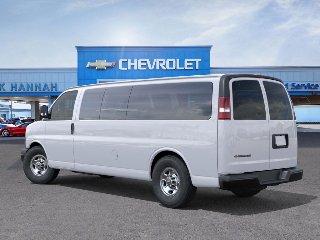 2025 Chevrolet Express 3500 LS