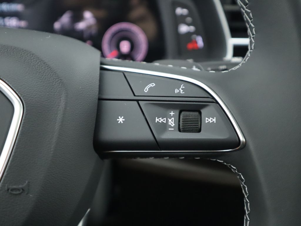 2025 Audi Q7  13
