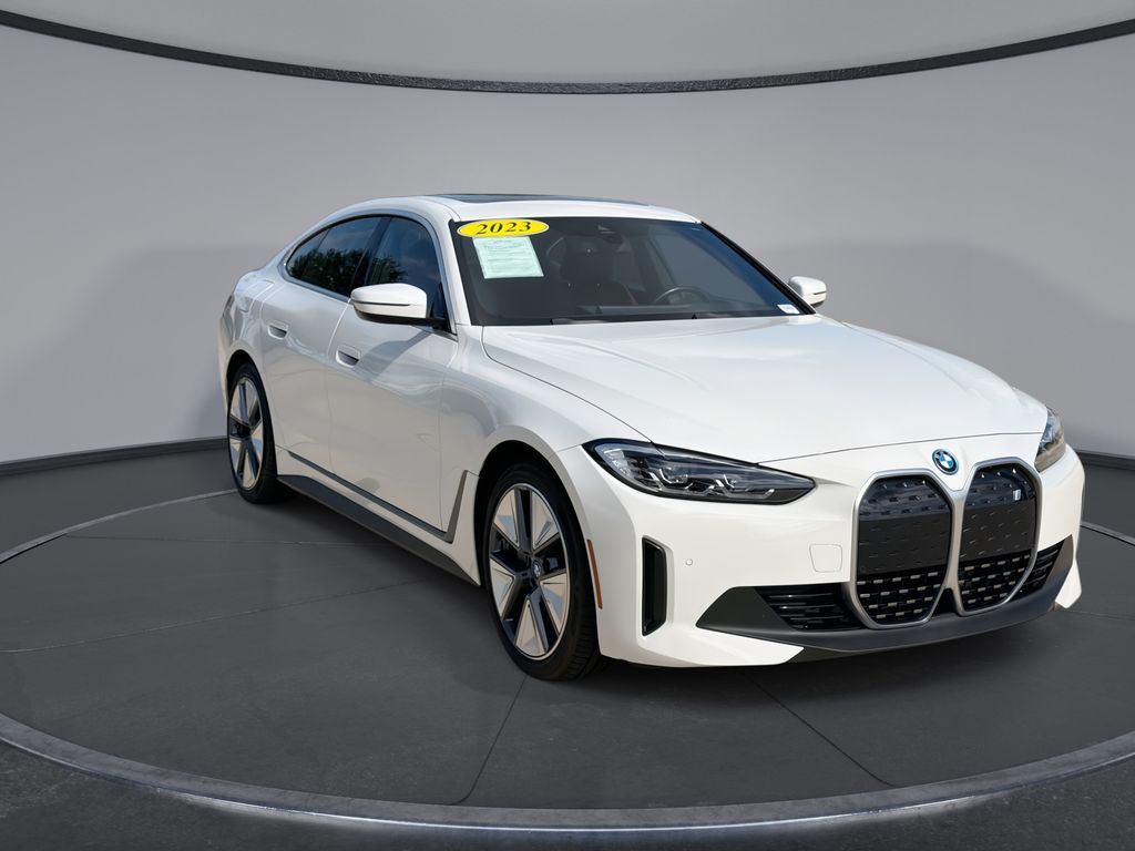 Thumbnail: 2023 BMW i4 - 12