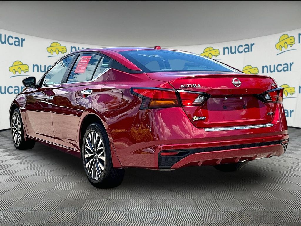 2023 Nissan Altima — photo 4