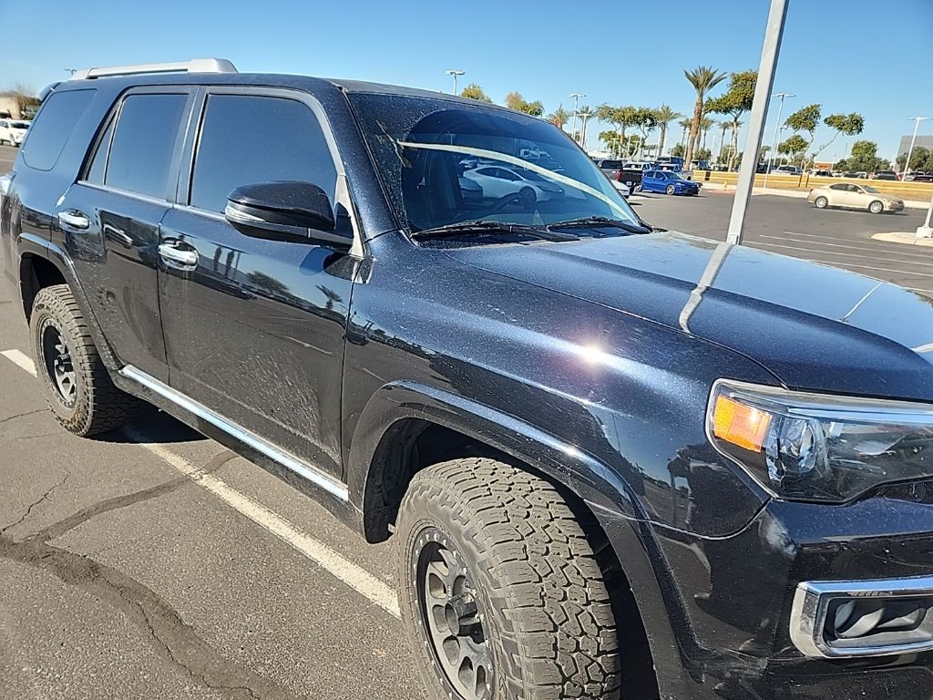 Thumbnail: 2016 Toyota 4Runner - 3