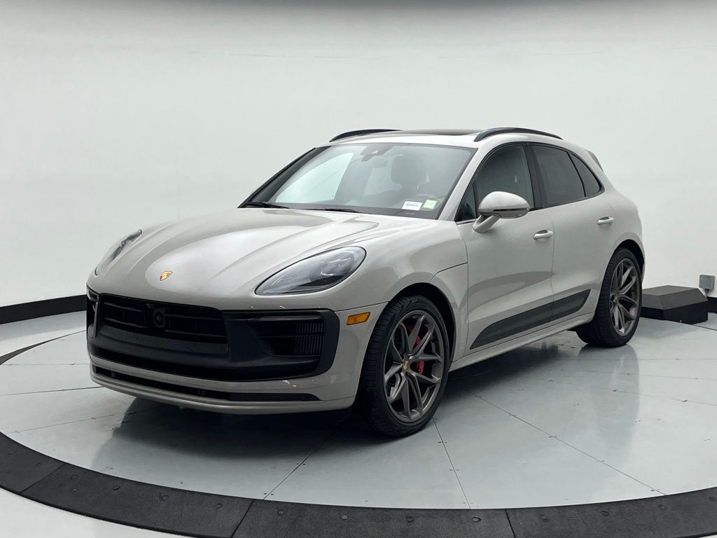 Thumbnail: 2023 Porsche Macan - 1
