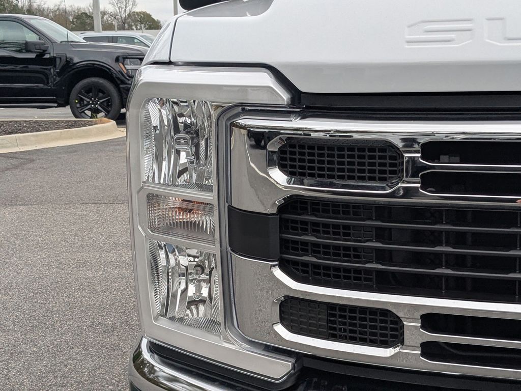 2026 Ford F-350 Super Duty XLT