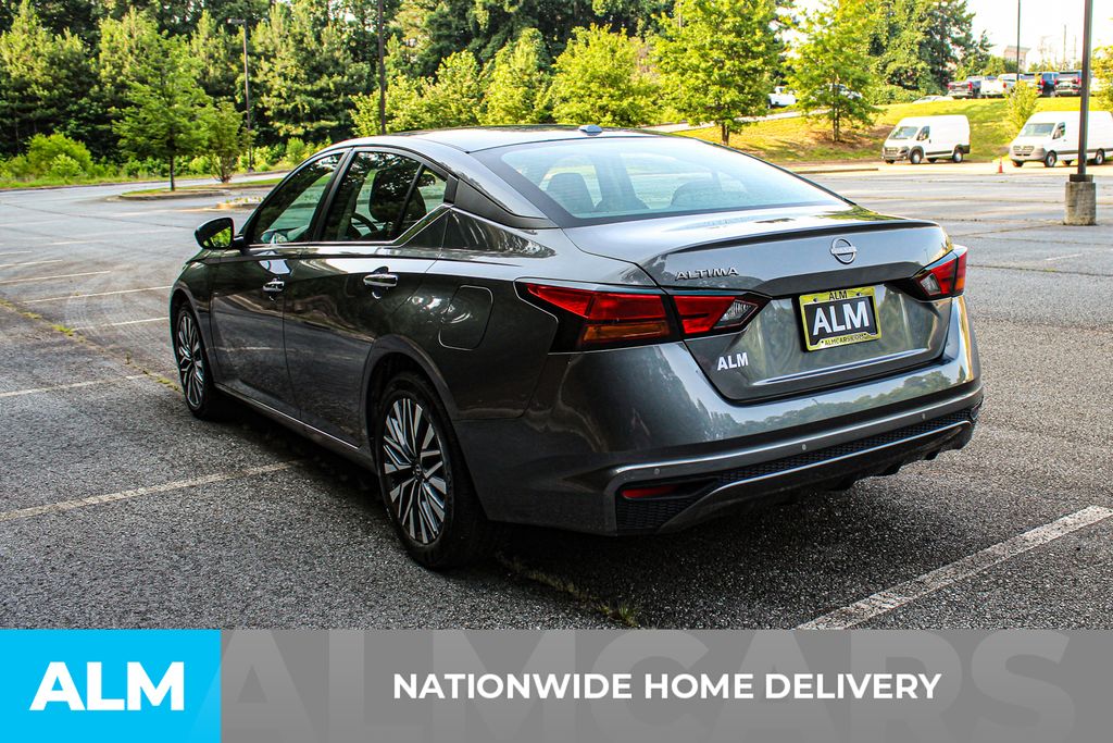 Used 2025 Gray Nissan 2.5 SV image 5