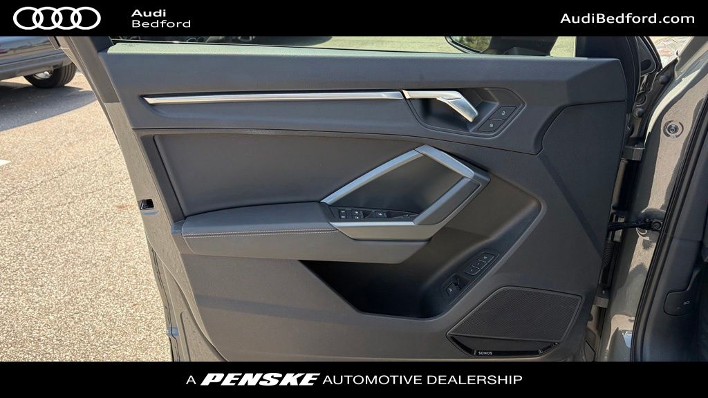 Thumbnail: 2023 Audi Q3 - 11