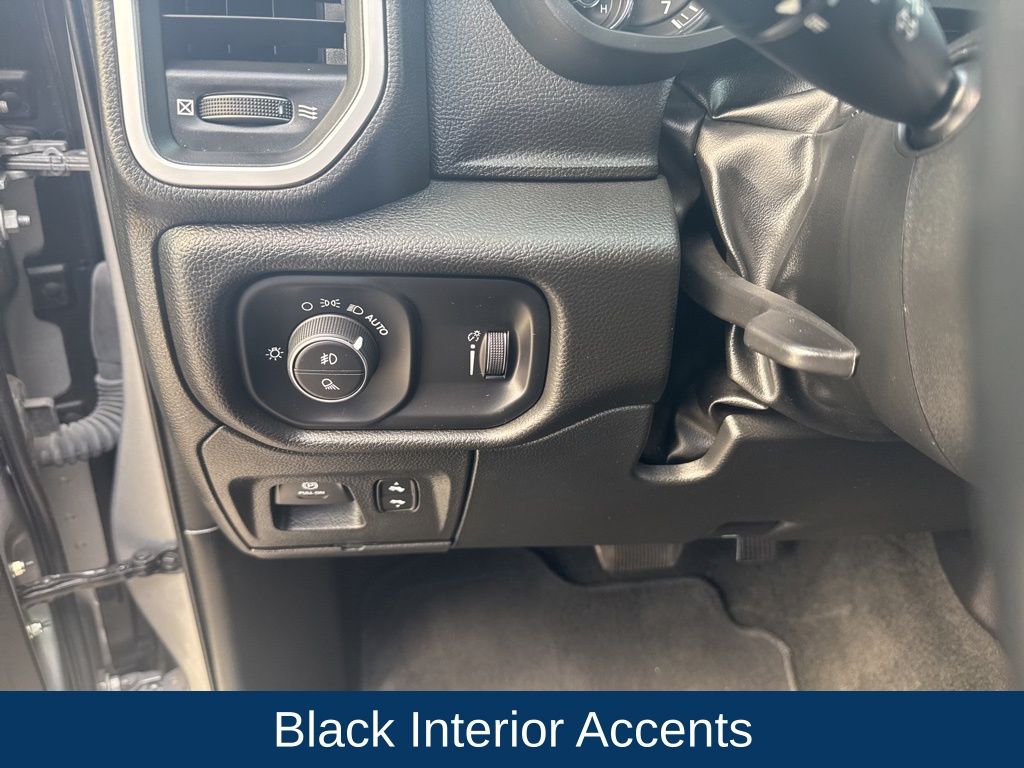 2023 Ram 1500 Big Horn Crew Cab 4x4 5'7" Box