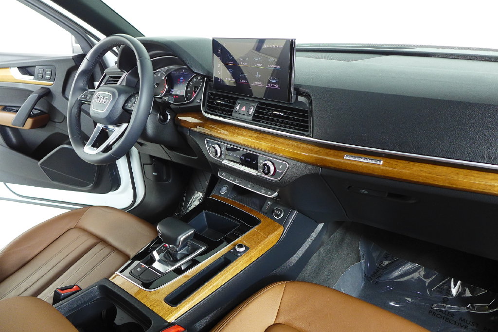 Thumbnail: 2023 Audi Q5 - 13