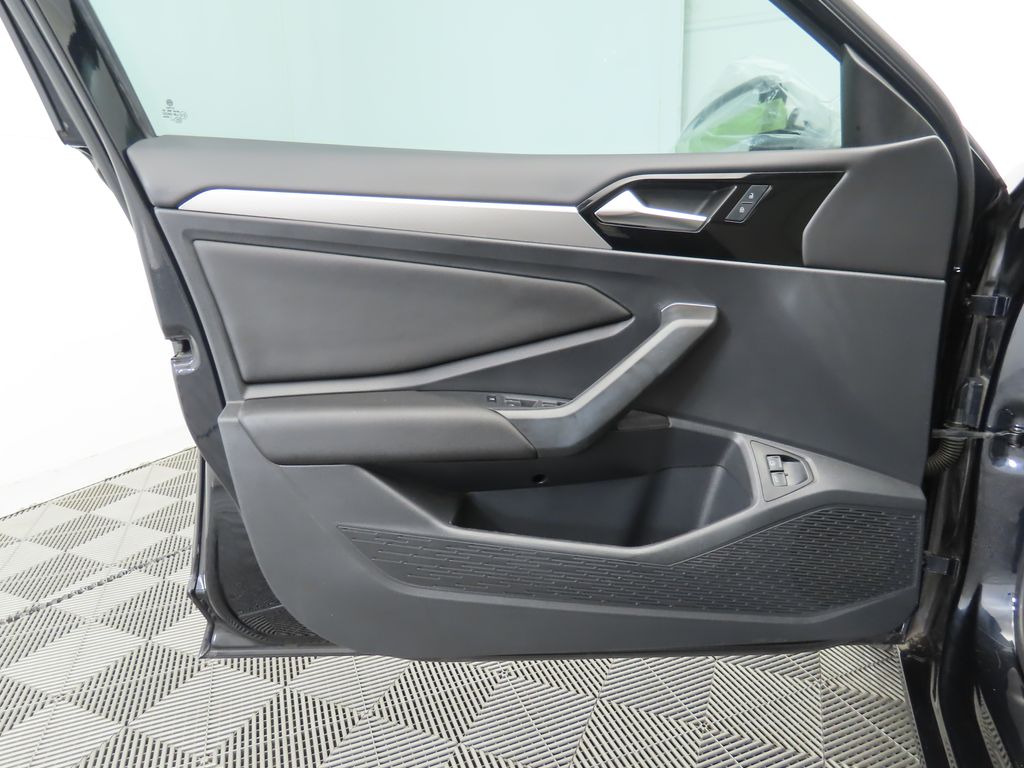 2021 Volkswagen Jetta R-Line 25