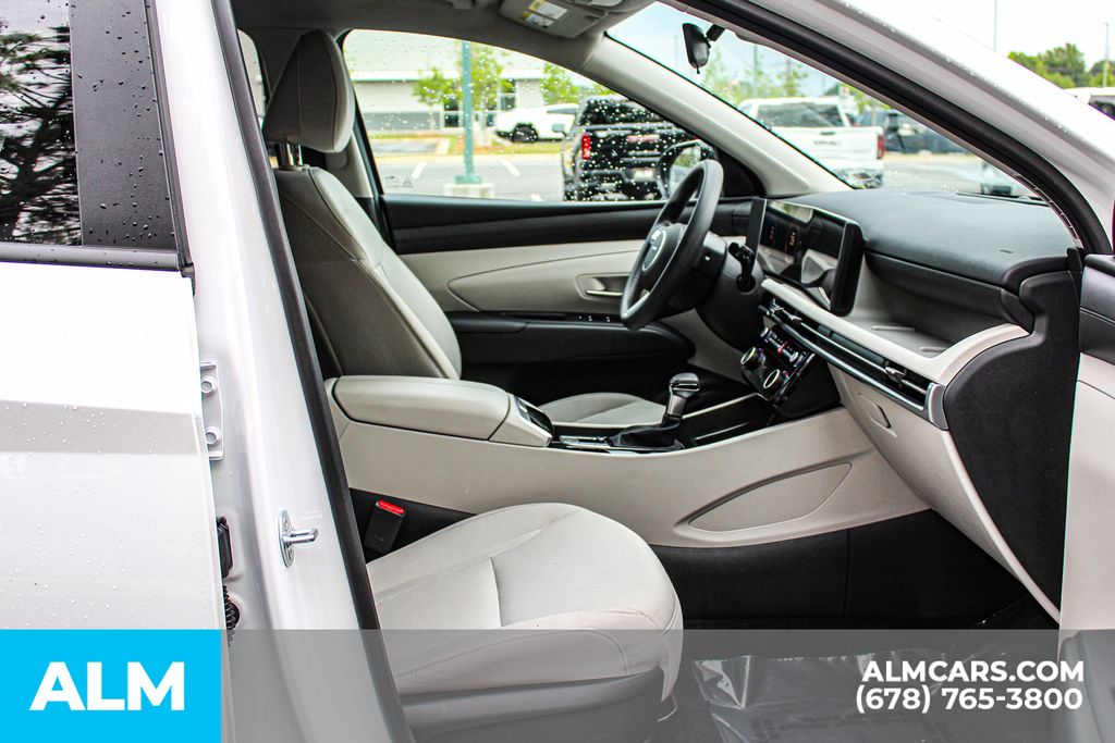 Used 2026 White Hyundai SEL image 21