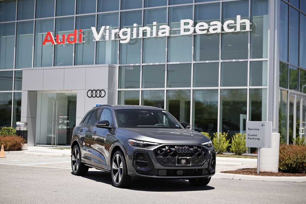 Daytona Gray Pearl Effect 2026 Audi SQ5 SUV / Crossover All-Wheel Drive 7-Speed Automatic