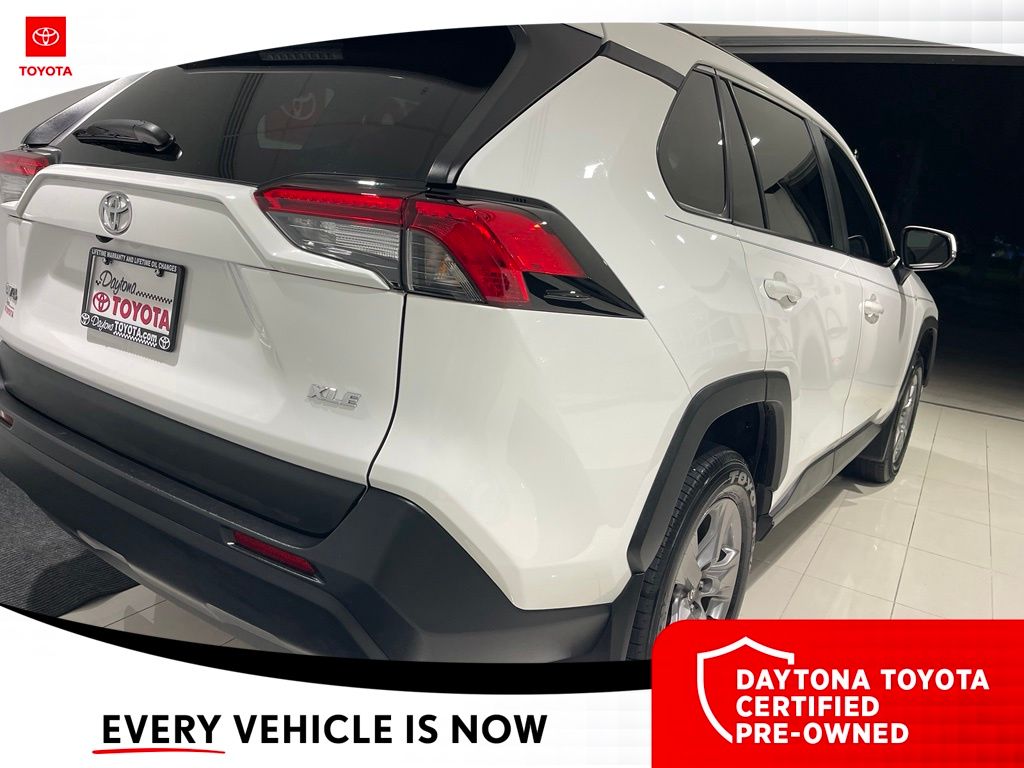 2024 Toyota RAV4 XLE - Photo 9
