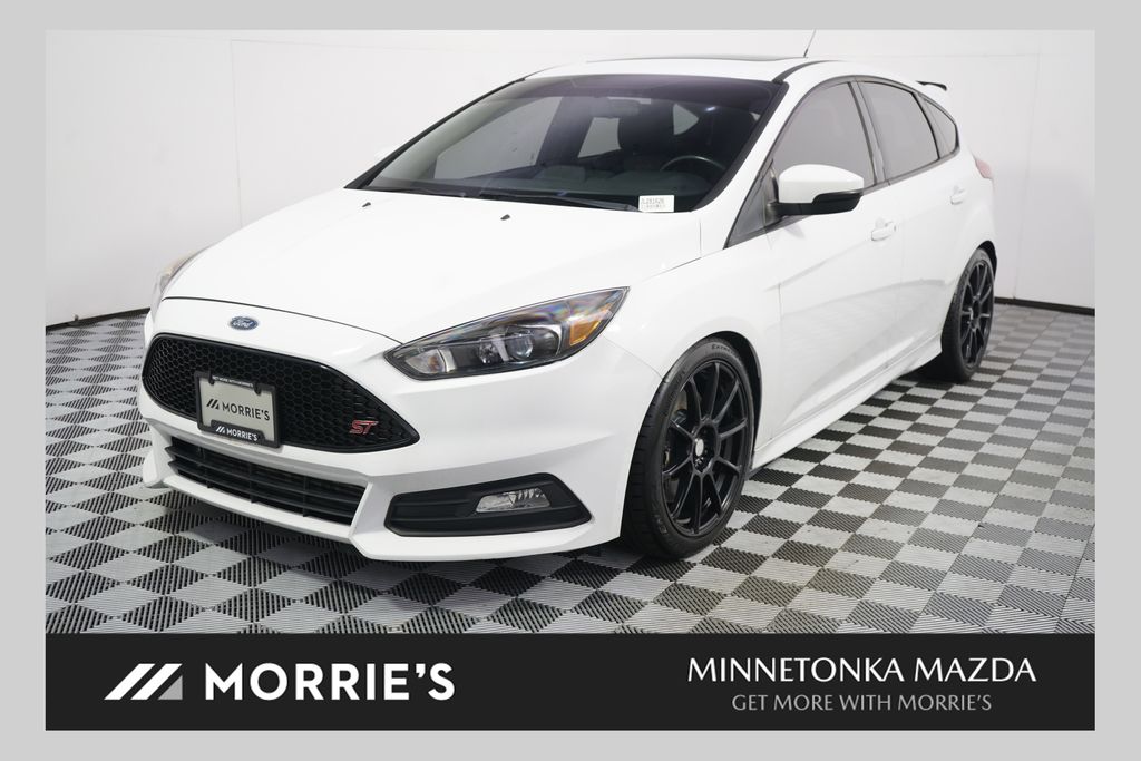 2018 Ford Focus Hatch ST's photo