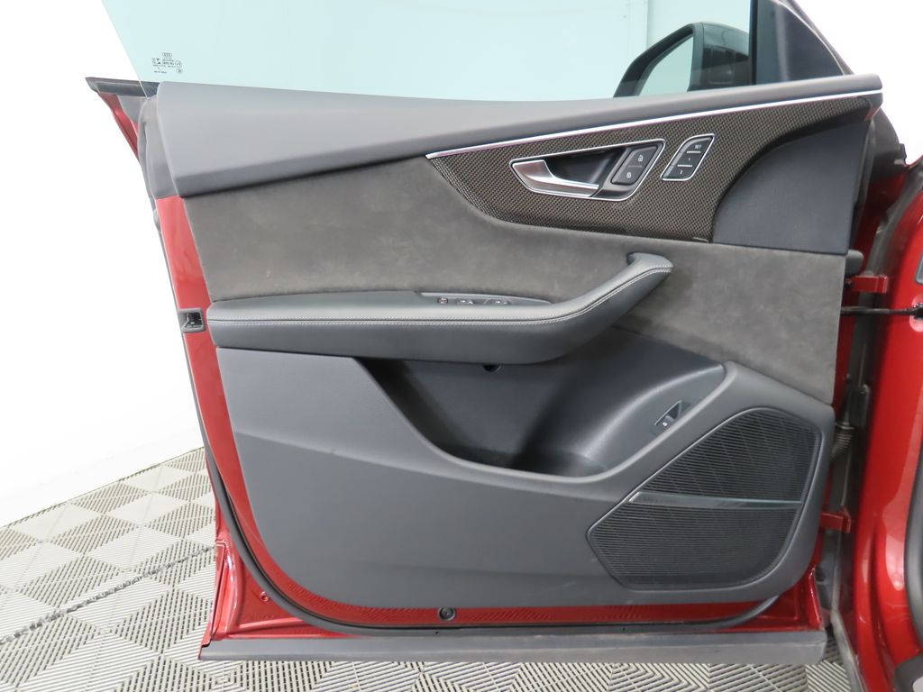 2022 Audi SQ8 Premium Plus 25