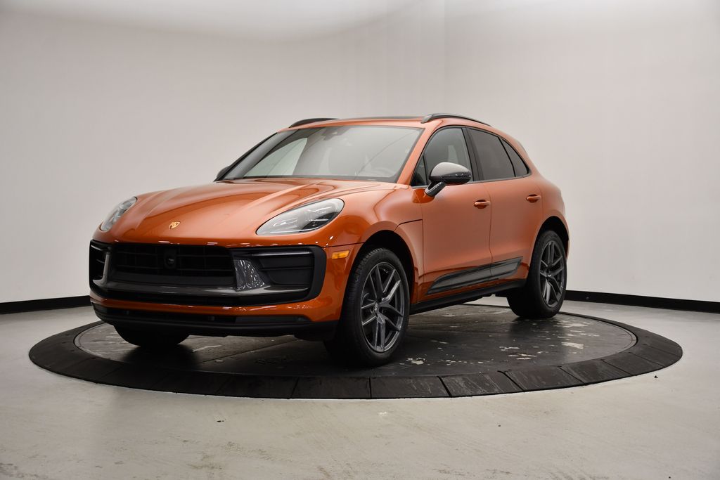 Thumbnail: 2025 Porsche Macan - 1