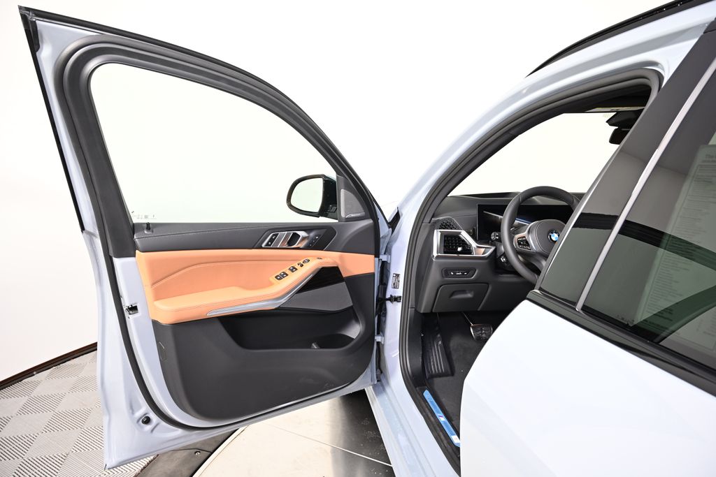 Thumbnail: 2026 BMW X5 - 21