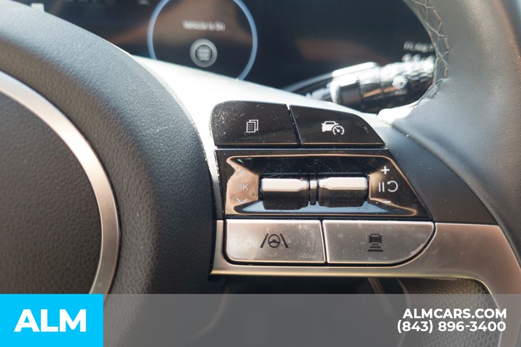 Used 2024 White Hyundai SEL image 10
