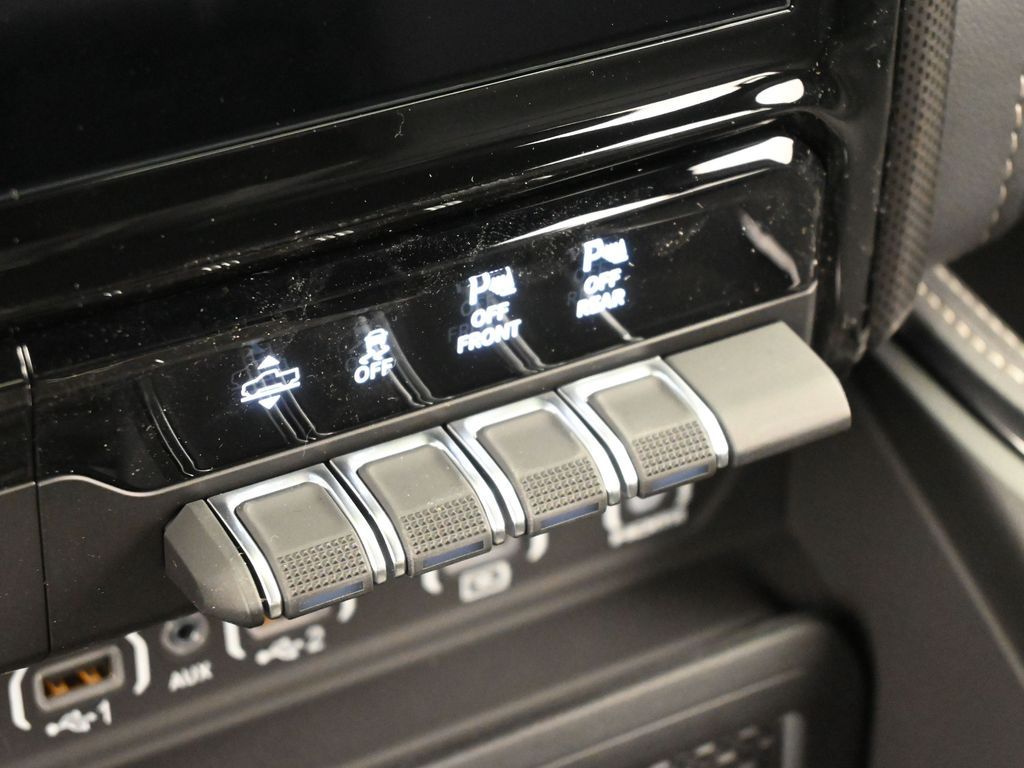 New 2026 Diamond Black Crystal Pearlcoat Ram Limited image 23