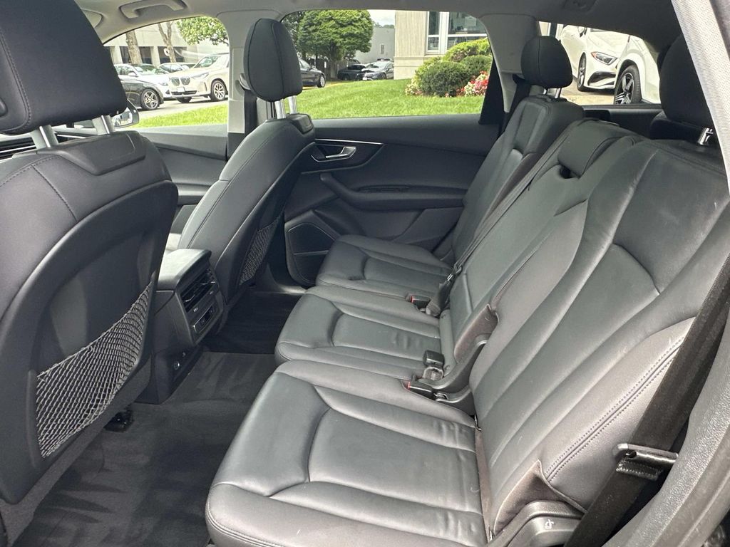 Thumbnail: 2022 Audi Q7 - 14