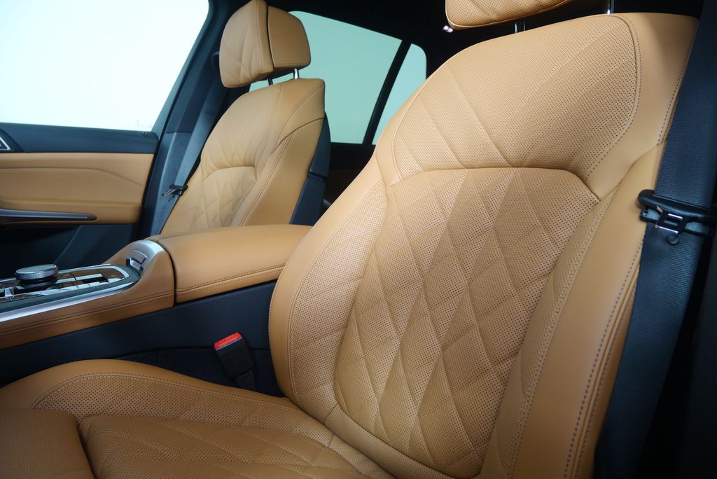 Thumbnail: 2026 BMW X5 - 11