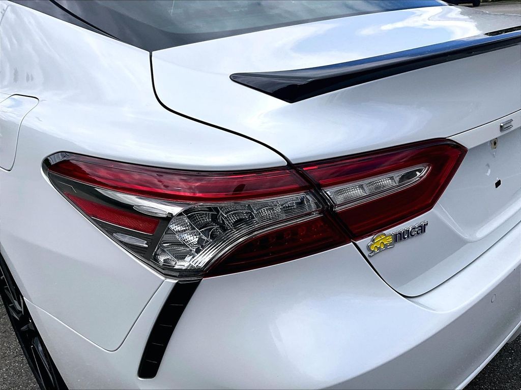 2018 Toyota Camry — photo 34