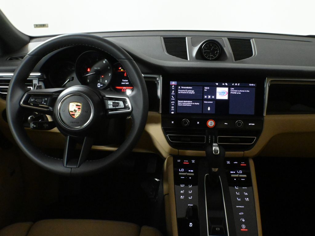 Thumbnail: 2025 Porsche Macan - 18