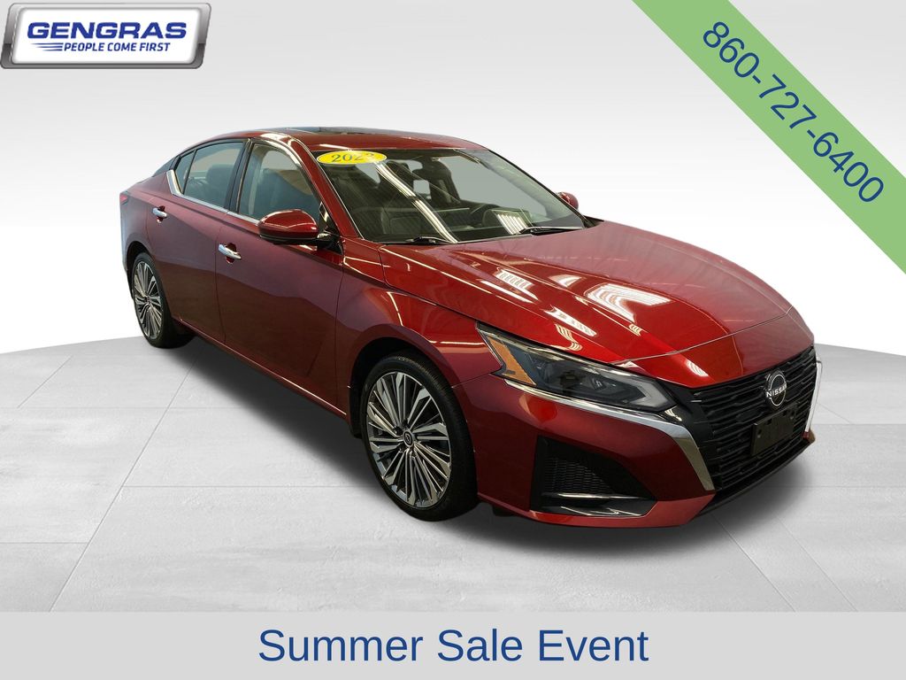 Red (Scarlet Ember Tintcoat) 2023 Nissan Altima 2.5 SL AWD Sedan All-Wheel Drive Continuously Variable Transmission