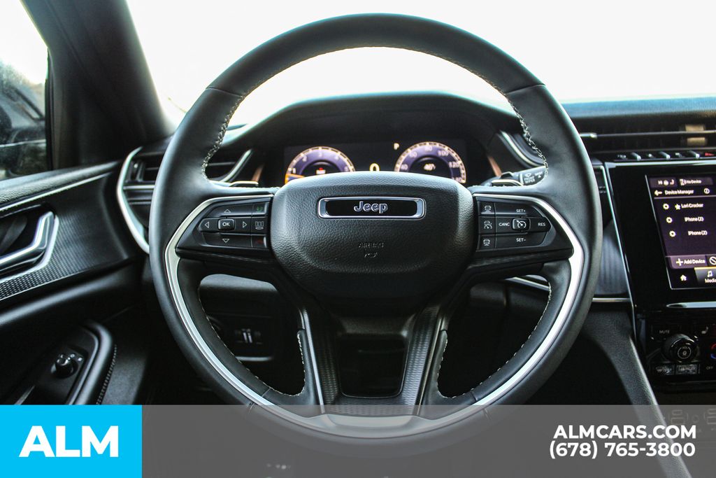 Used 2025 Silver Jeep Altitude image 25