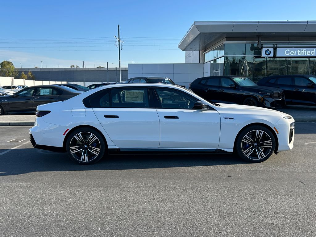 Thumbnail: 2024 BMW i7 - 6