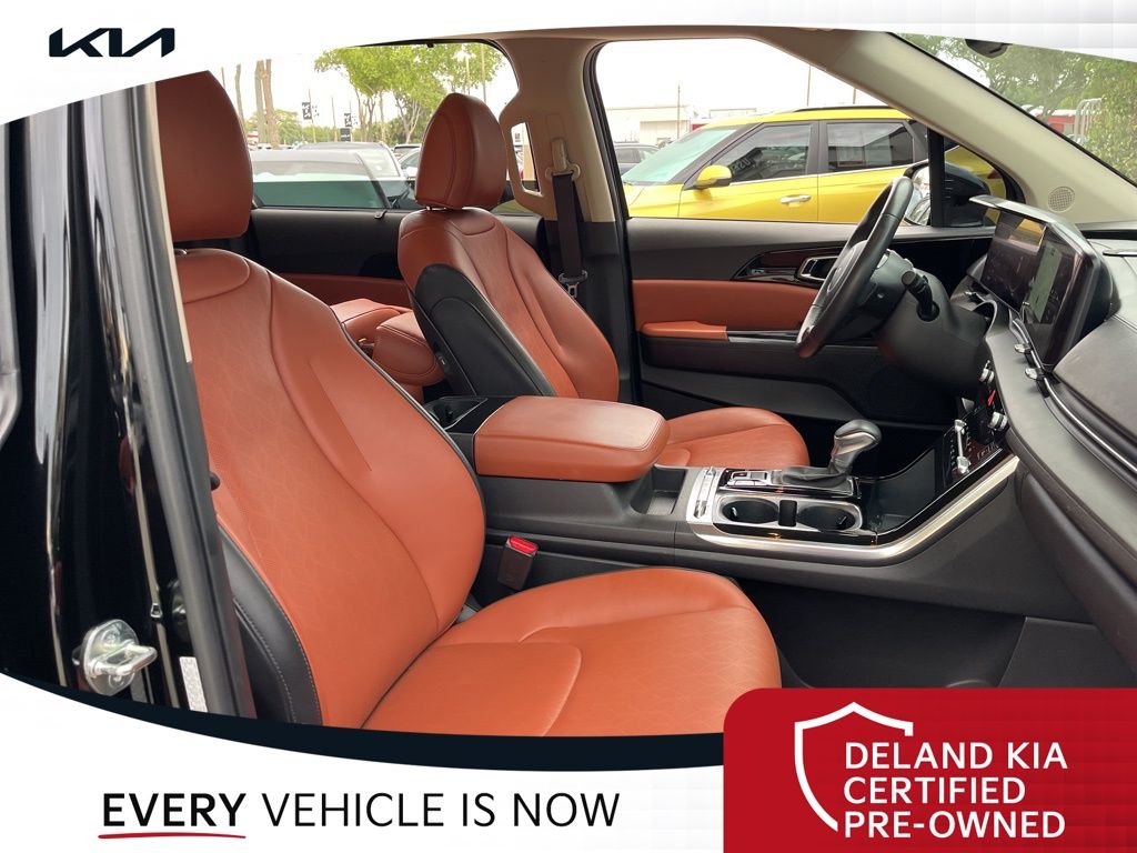 Used 2024 Kia Carnival Van