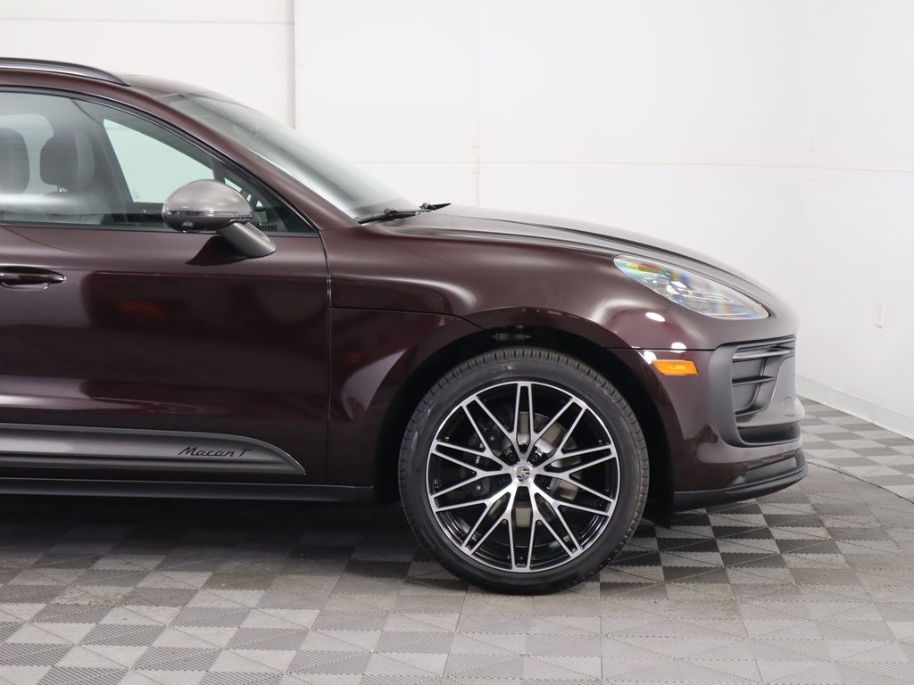 Thumbnail: 2025 Porsche Macan - 11