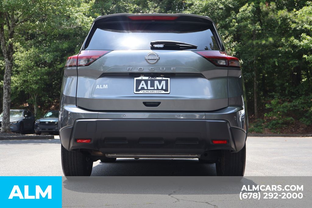 Used 2025 Gray Nissan SV image 6
